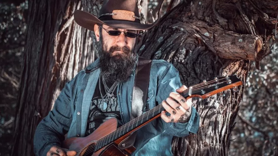 UN “COWBOY” DEL ROCK. A Piti Fernández le gusta el western y lo refleja en algunos de sus temas.  