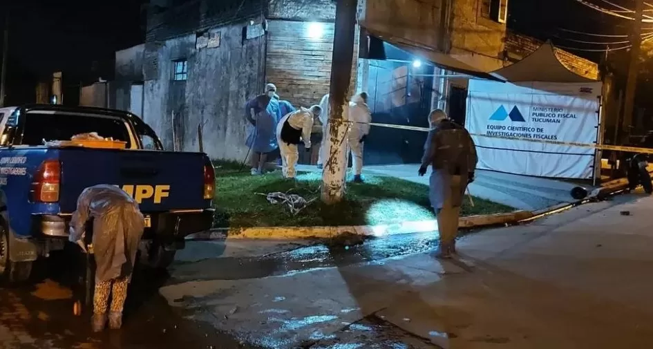 Los peritos trabajaron en el lugar del hecho. 