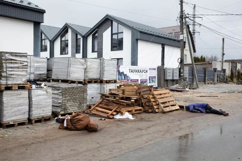Al menos 300 civiles fueron hallados  muertos en las calles de Bucha. 