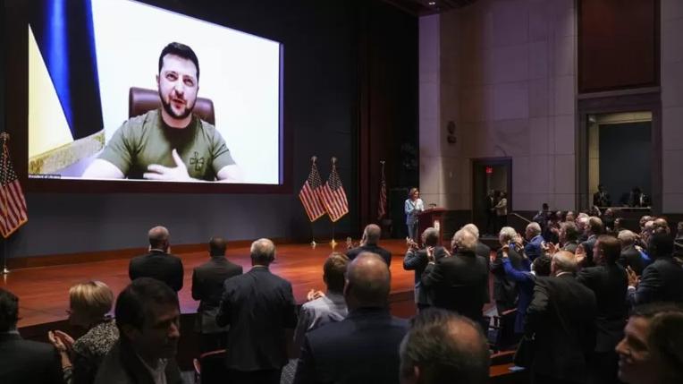 Volodymyr Zelensky durante su discurso frente al Congreso de Estados Unicos