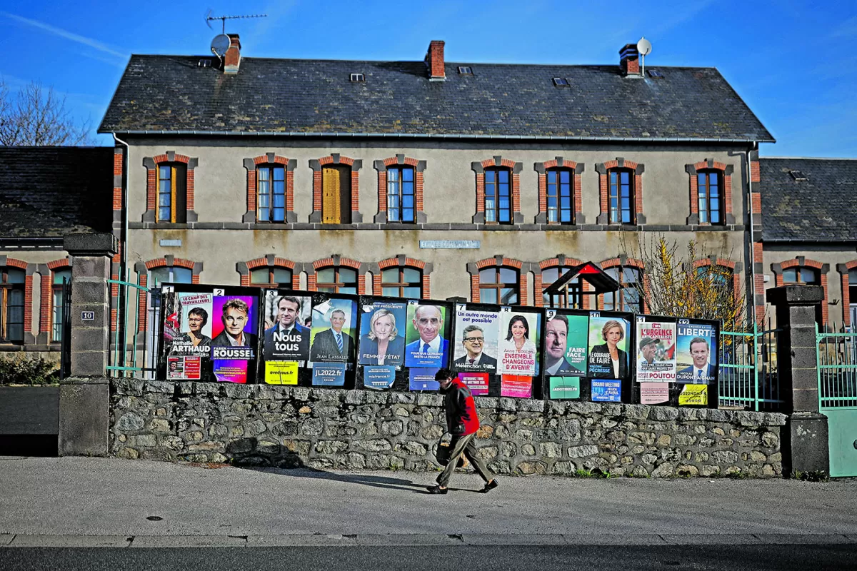 Francia: Macron, al balotaje con Le Pen con pocos puntos de diferencia