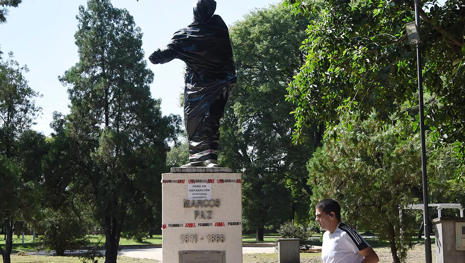 AL PARQUE. Los domingo, el 9 de Julio es uno de los puntos más concurridos de la ciudad.