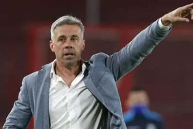 Lucas Pusineri llegará mañana a Tucumán para asumir como DT de Atlético