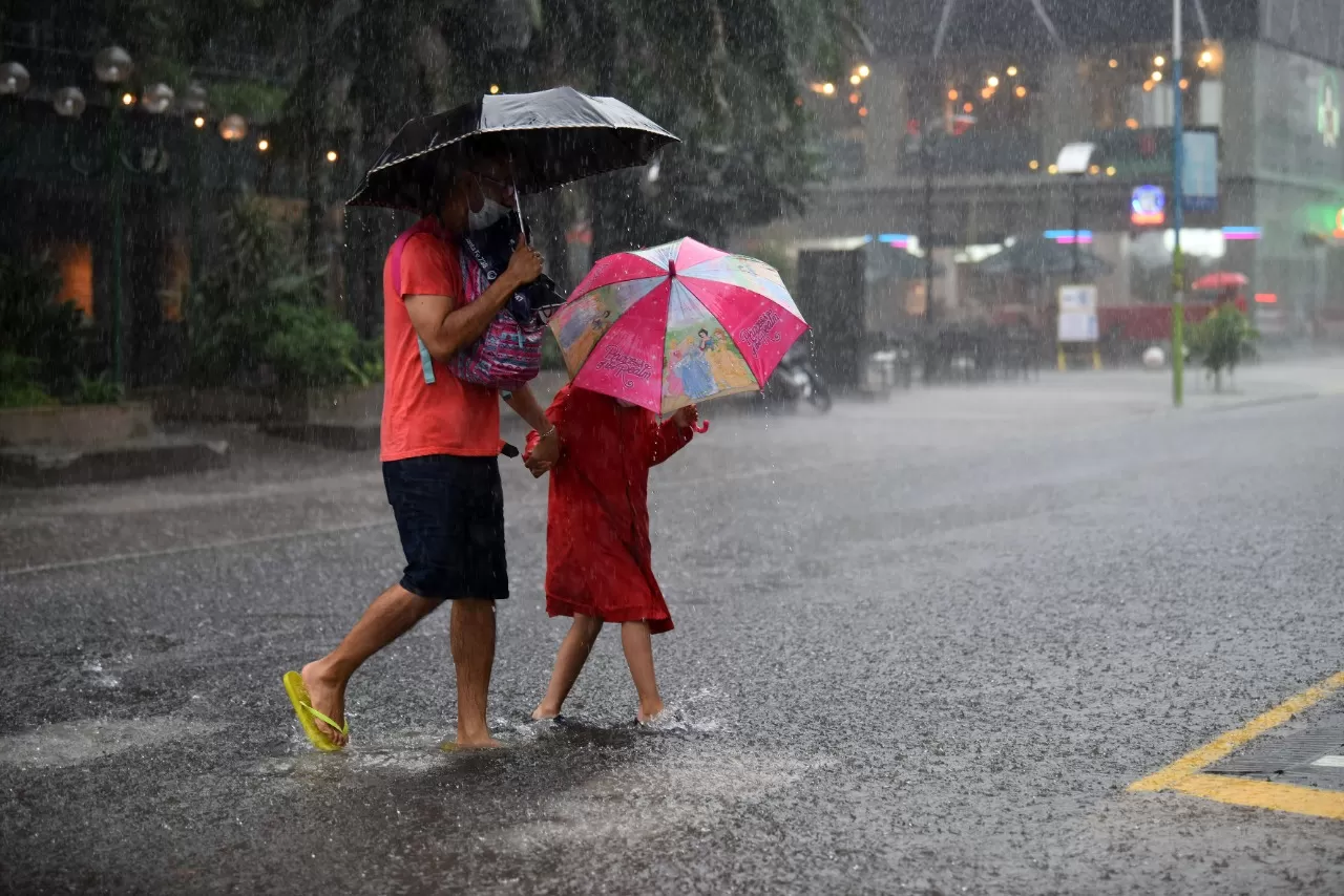 TUCUMÁN. Las calles se llenaron de agua rápidamente. FOTO LA GACETA/DIEGO ARÁOZ