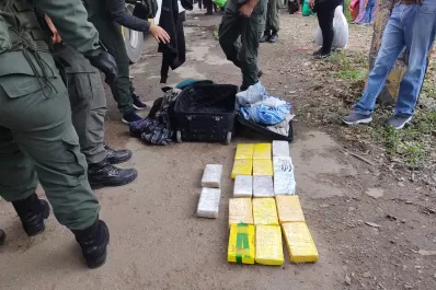 Abandonaron una valija con más de 17 kilos de cocaína en un control vial