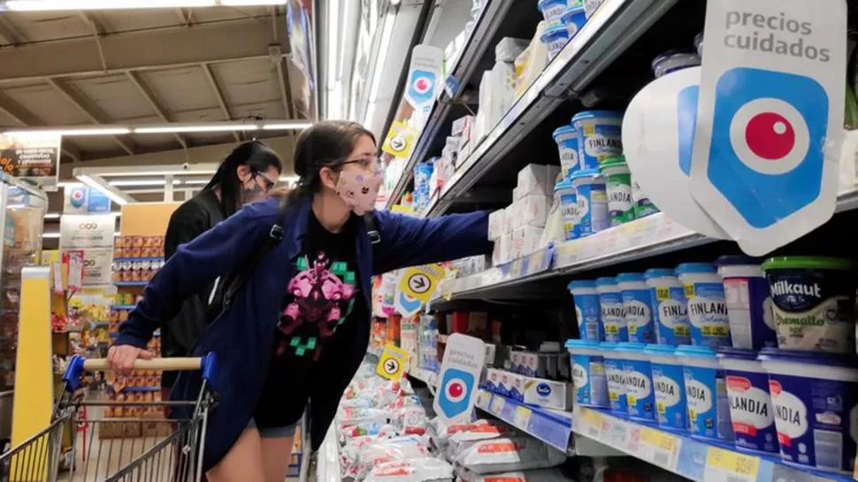 PELEA CONTRA LA INFLACIÓN. El Gobierno apunta a frenar el costo de la canasta de alimentos diarios, y ahora acuerda con negocios de barrios.  