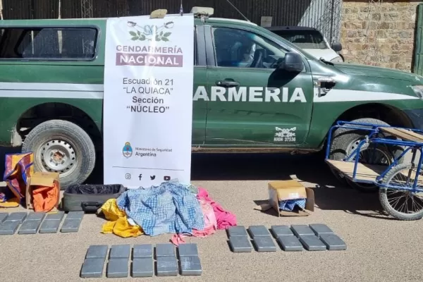 Trasladaban  32 kilos de cocaína en un pequeño carro