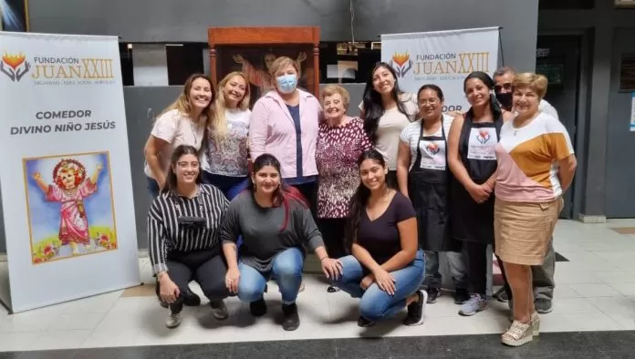 TRABAJO CONJUNTO. La ministra de Desarrollo Social de la provincia, Lorena Málaga, visitó la Fundación Juan XXIII.