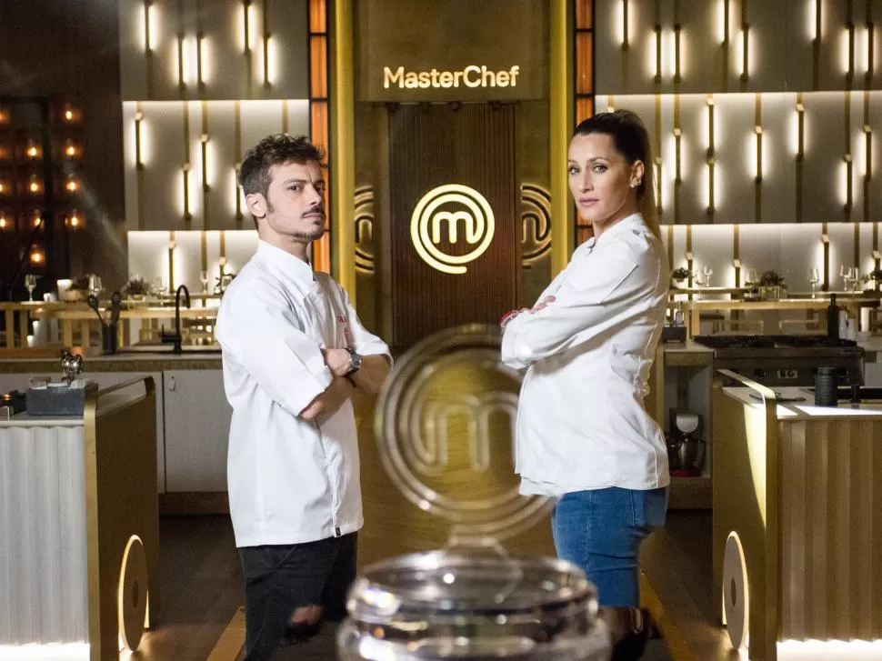 FINALISTAS. Desde el comienzo del reality Tomás Fonzi y Mica Viciconte mostraron sus habilidades, más allá de las culinarias, como astutos jugadores.   telefe