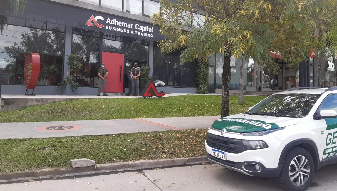 OPERATIVO. Gendarmería Nacional allana oficinas de Adhemar Capital en Yerba Buena.