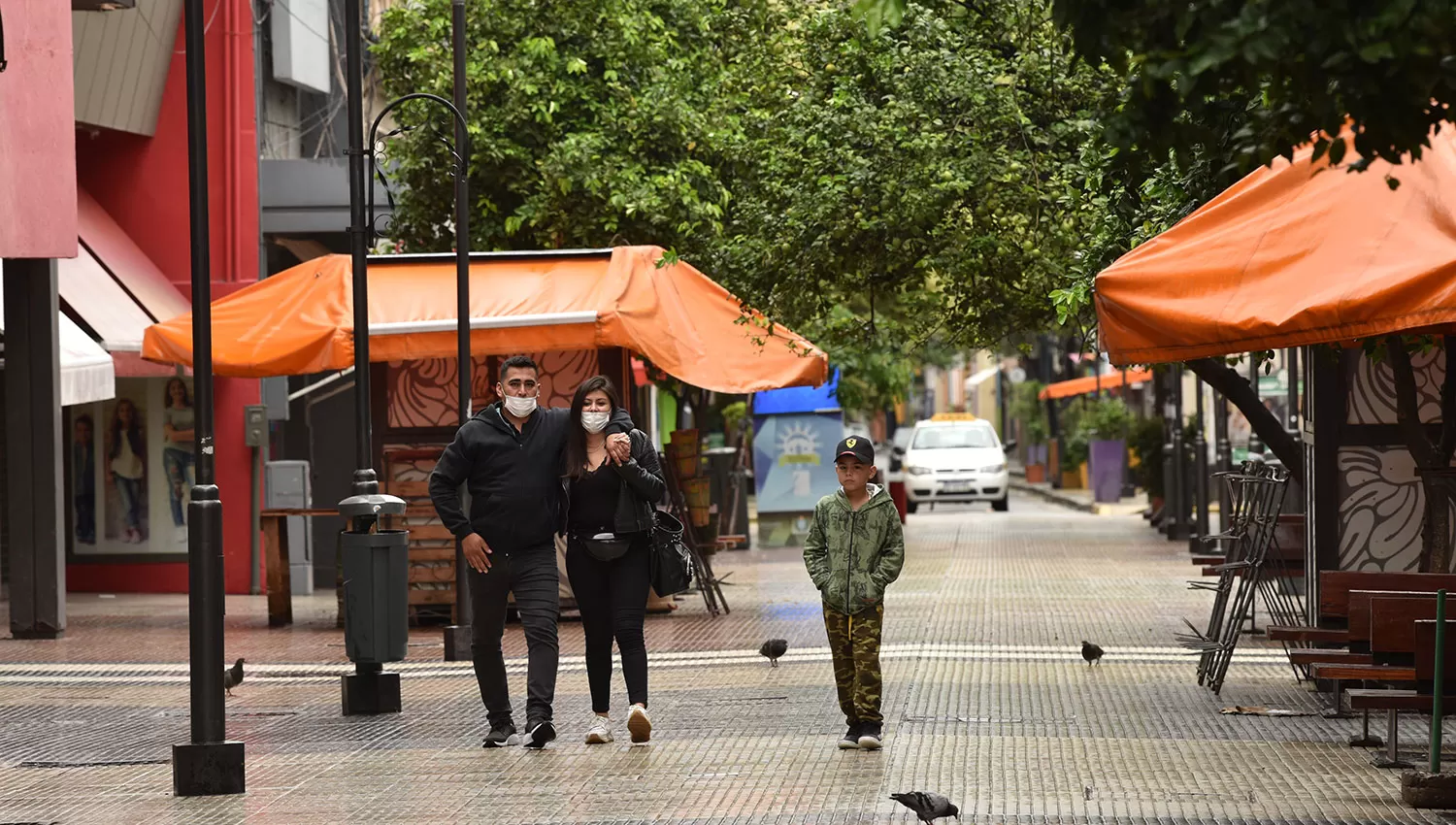 SIN ATENCIÓN COMERCIAL. Los negocios del microcentro permanecerán cerrados durante Semana Santa.