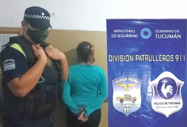 LA MADRE detenida por arrojar al piso a su beba de dos meses. 