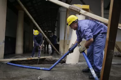 Escuela Bernardo de Irigoyen: avanzan las reparaciones, después de los daños ocasionados por las tormentas