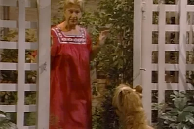 Murió Liz Sheridan, la entrometida señora Ochmonek de la serie Alf