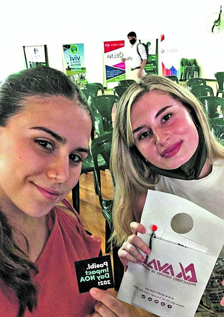 DOS EMPRENDEDORAS. Martina Neville y Eugenia Viaña llevan adelante el proyecto Consumo.