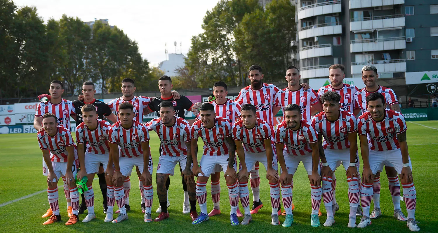 NADIE ES MEJOR QUE TODOS JUNTOS. Como dice la frase de bandera de la CD, el “Santo” se muestra con un equipo que juega como tal.