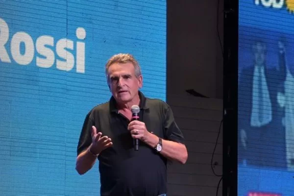 Interna oficialista: Hace meses que no existen reuniones entre Alberto y Cristina, dijo Rossi