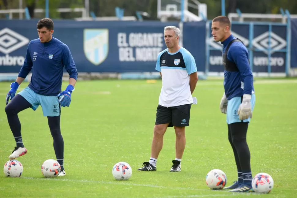 ¿CAMBIARÁ? En los primeros cinco partidos atajó Marchiori; Campisi en los últimos cuatro. LA GACETA / FOTO DE DIEGO ÁRAOZ