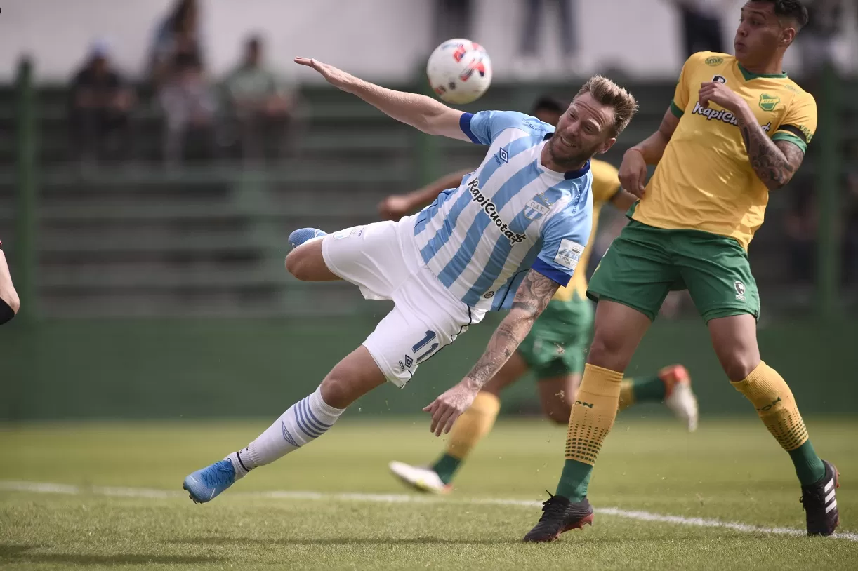 Atlético juega un gran partido en Varela. 