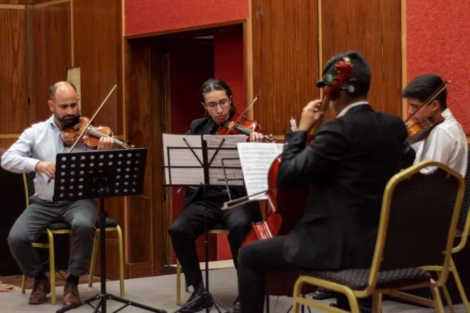 VIOLINISTA. Bernardo Di Marco. 