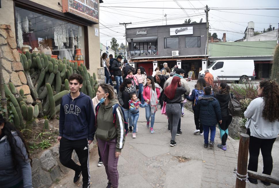 ELLOS TAMBIÉN DIJERON PRESENTE. Hubo una invasión de jóvenes.