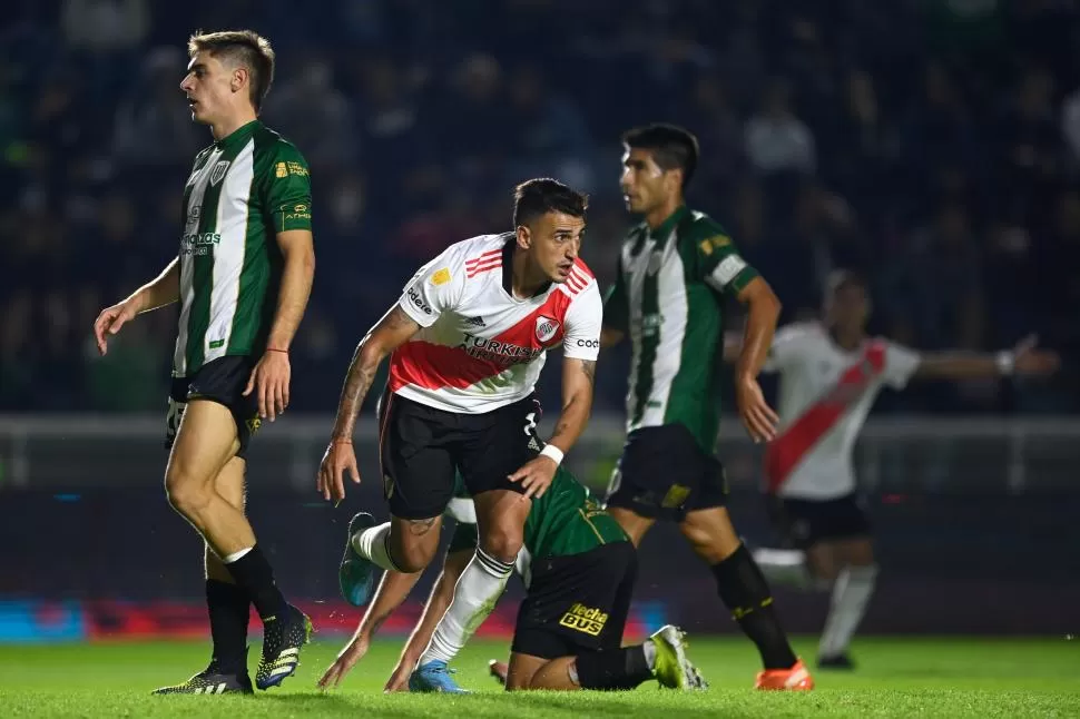 JOYA. Matías Suárez marcó su tercer gol en cuatro partidos definiendo una gran jugada de “Juanfer”. 