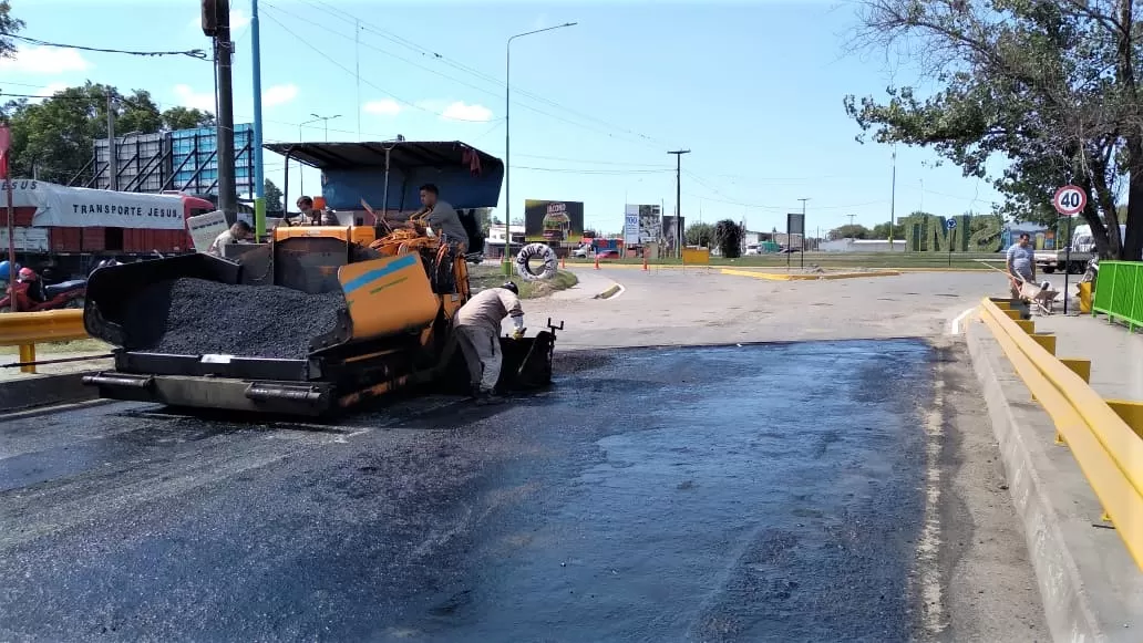 OBRAS DE REPAVIMENTACIÓN EN SAN CAYETANO / MUNICIPALIDAD DE SAN MIGUEL DE TUCUMÁN