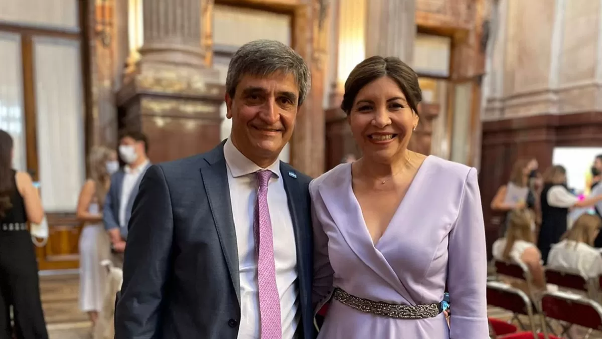 TUCUMANOS Y PERONISTAS. Pablo Yedlin y Sandra Mendoza fueron electos senadores por el FDT en 2021. Foto de Archivo