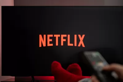 Ante la caída de usuarios, Netflix promoverá una suscripción más barata: cómo será