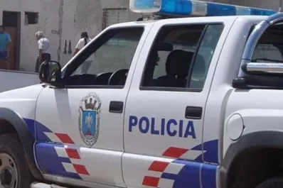 Un hombre quiso pegarle con un palo a su suegro y le fracturó el cráneo al hijo de su pareja
