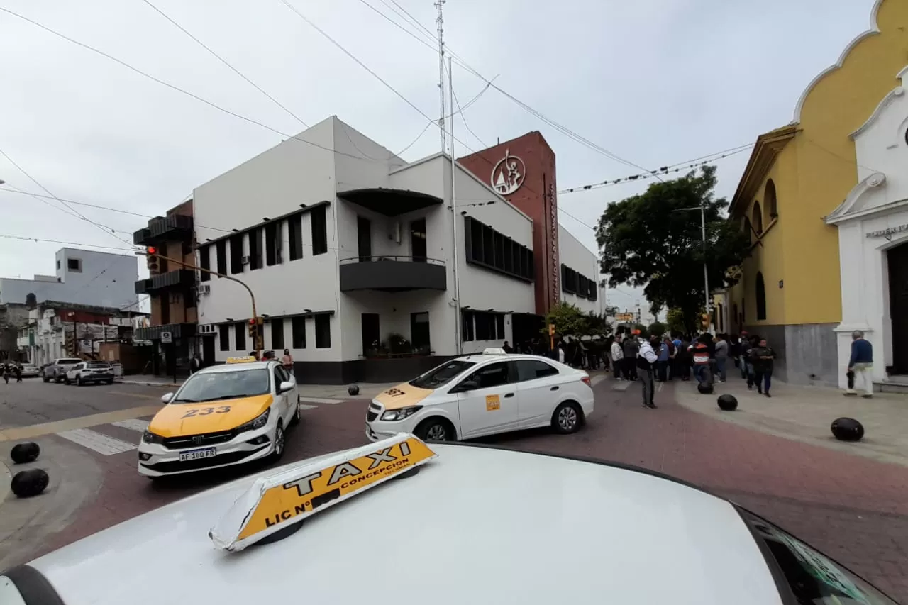 RECLAMO DE TAXISTAS EN CONCEPCIÓN. Foto de LA GACETA / Osvaldo Ripoll