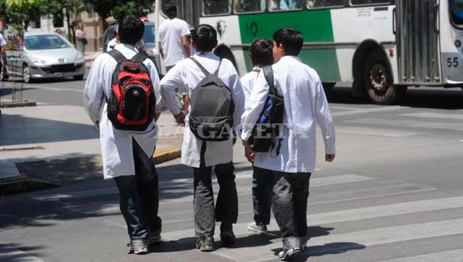 En Tucumán, solo el 17% de los chicos de primaria va a la escuela más de cuatro horas diarias. Foto Archivo La Gaceta