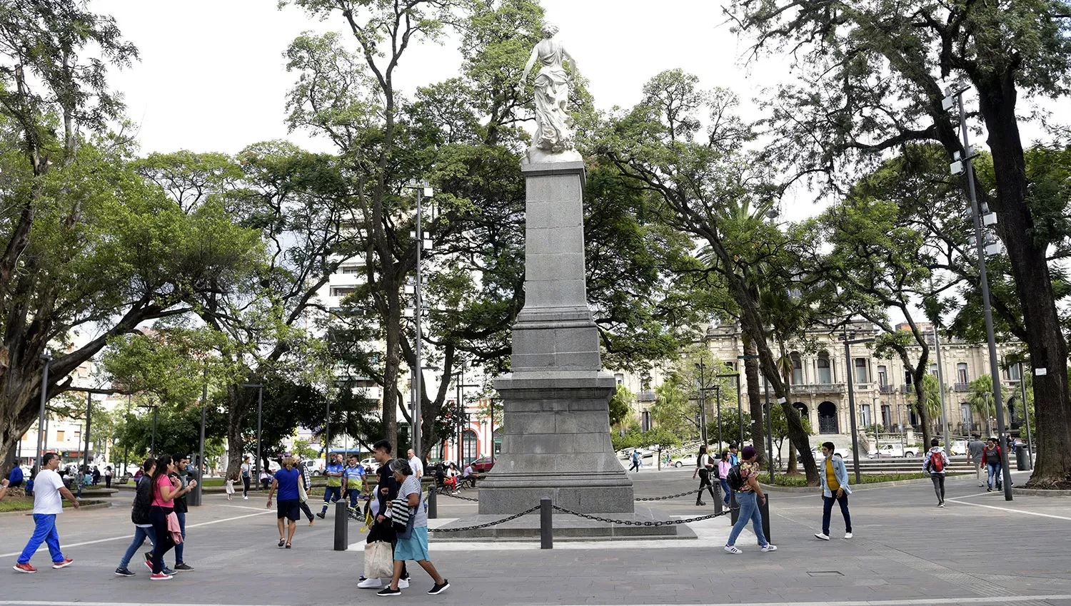 CIELO GRIS. La nubosidad irá disminuyendo en los próximos días y la temperatura comenzará a elevarse levemente.