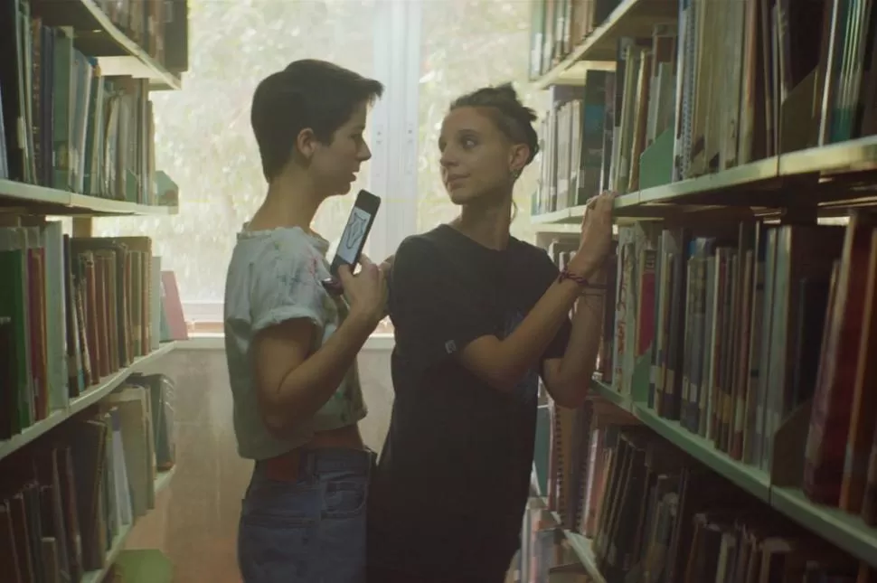 VÍCTIMAS. Las alumnas de un colegio se unen para tratar de luchar contra los abusos que están sufriendo.  