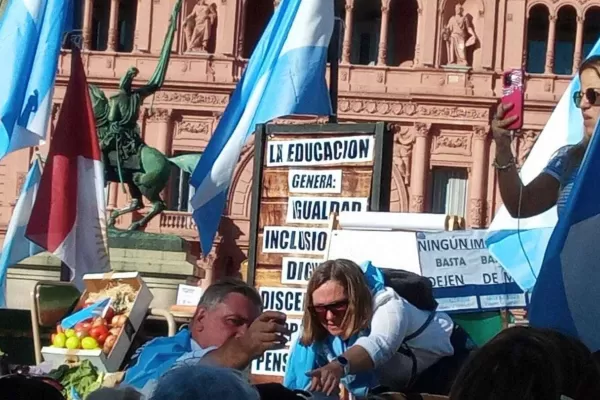 Protesta del campo: el Gobierno apuntó contra la oposición y la acusó de defender a un puñado de empresas