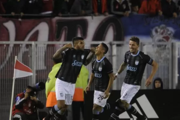 En la víspera de un partido clave: Tres históricas visitas de Atlético al Monumental de Núñez