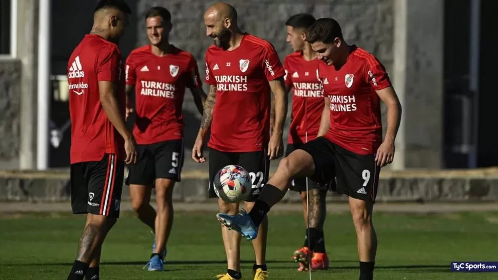 VUELVE EL “9”. Álvarez será titular esta tarde luego de dos partidos. Gallardo necesita que “Araña” sume minutos. 