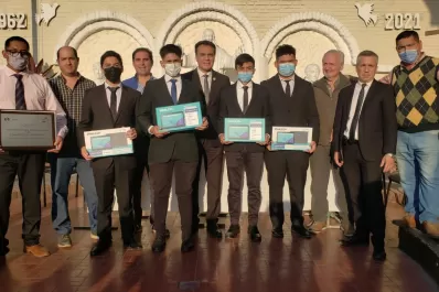 Cuatro alumnos tucumanos ganaron el primer premio del certamen “Industrial Inspira”