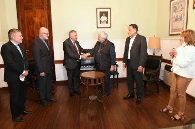 El Gobierno provincial y la Iglesia acuerdan la regularización de tierras