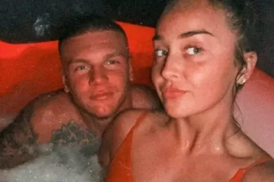 Se tatuó gigante el nombre de su novia, pese a que solo llevan seis meses juntos