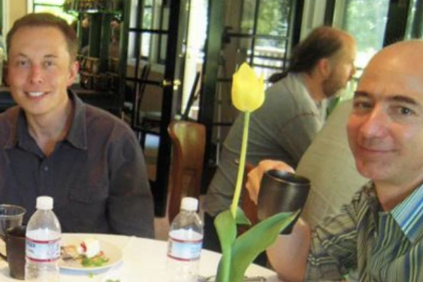 En el nuevo listado de los más ricos del mundo, Jeff Bezos aplastó a Elon Musk