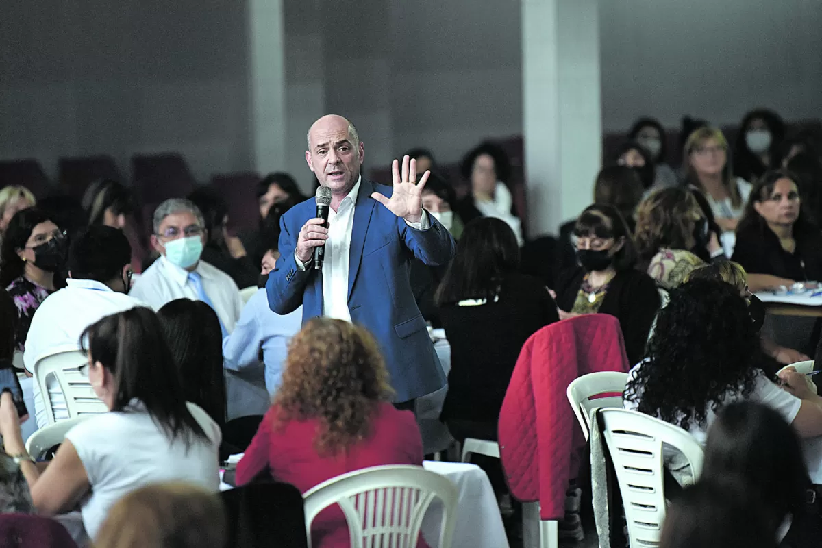 JUAN PABLO LICHTMAJER. Ministro de Educación de la provincia.