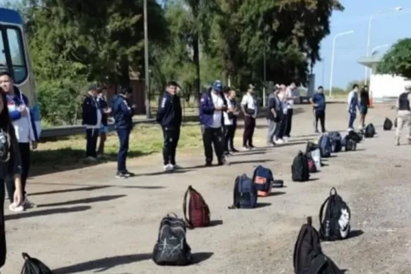 Encontraron drogas en un colectivo con dirigentes de Quilmes
