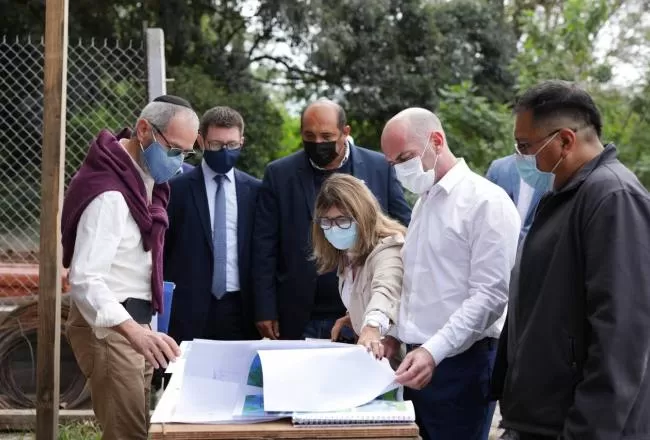 EDUCACIÓN. Lichtmajer supervisó los avances de las obras en la Escuela N° 44 de San Pedro de Colalao. Foto tomada de: comunicaciontucuman.gob.ar