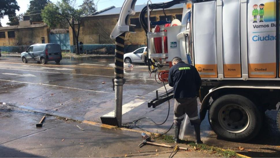 El equipo territorial realizando los trabajos en anegamientos.