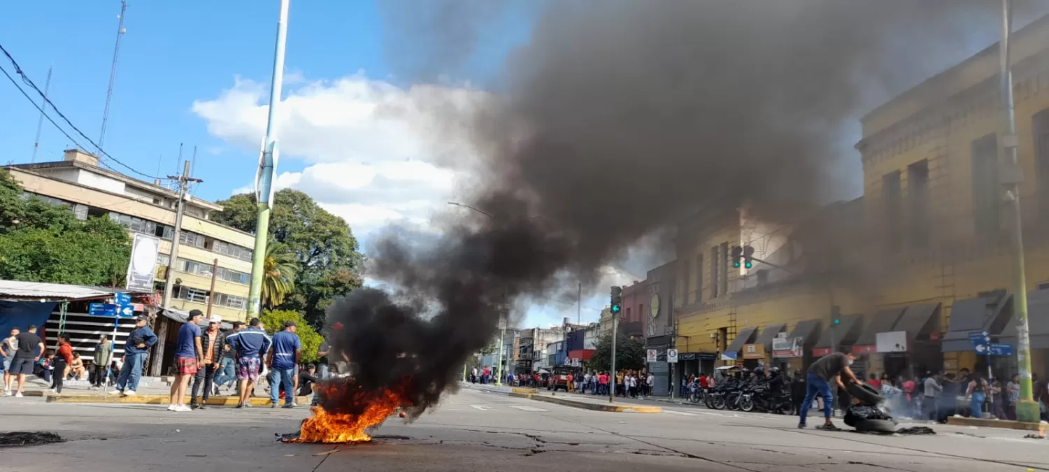Terminal Vieja: un operativo por la ley de marca terminó en un violento enfrentamiento