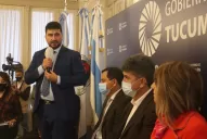 Jaldo y el intendente de Bella Vista firmaron un convenio para la construcción de 182 viviendas