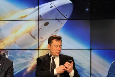 Elon Musk le pone emoción a twitter