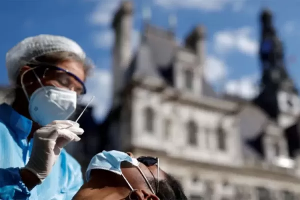 La OMS calcula que al menos 13,3 millones murieron a causa del coronavirus