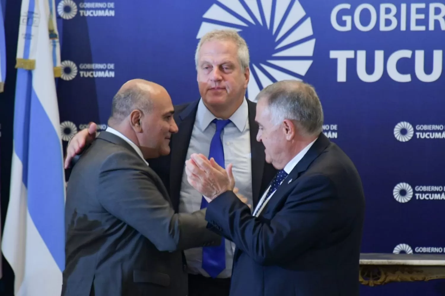 EN CASA DE GOBIERNO. Manzur, Perczyk y Jaldo firmaron convenios para obras en Educación. Foto de Prensa Gobernación